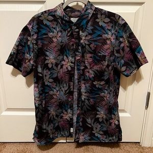 American Eagle Short Sleeve Button Down